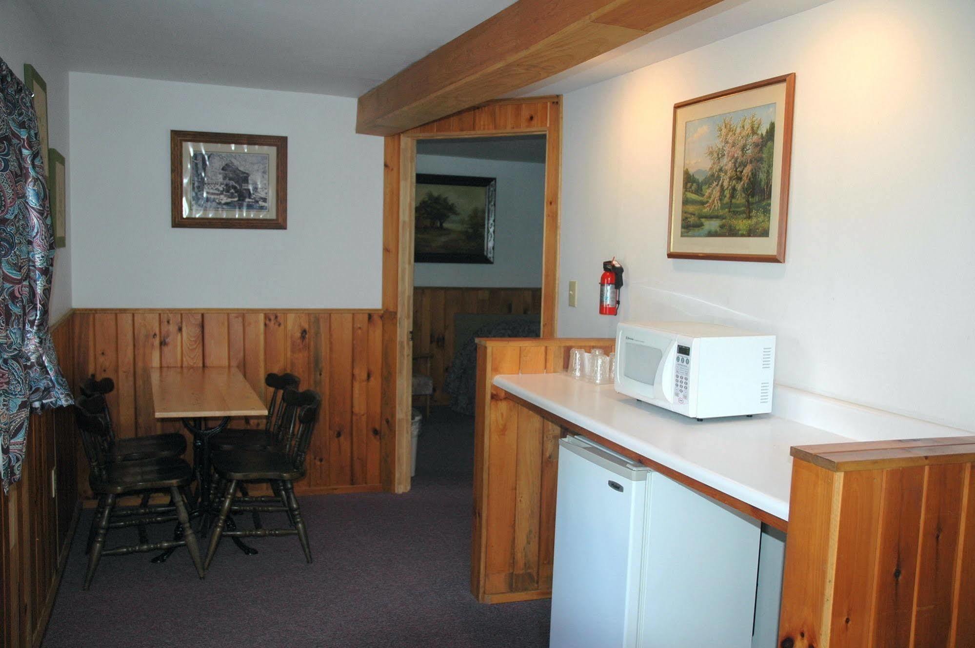 Luzerne Court Motel Lake Luzerne Extérieur photo
